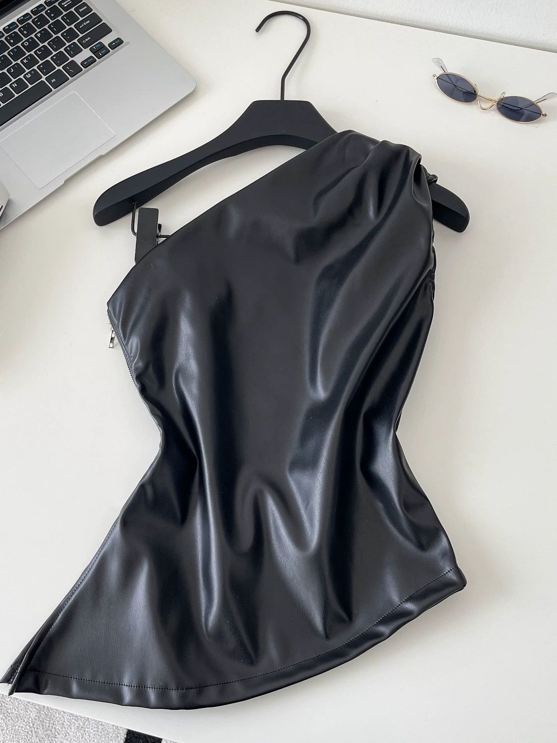 Queen of the parties leather top CTO1029 image