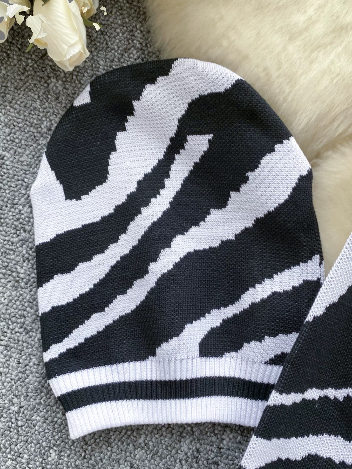 Ski trip sweater & warmer  KS131 image