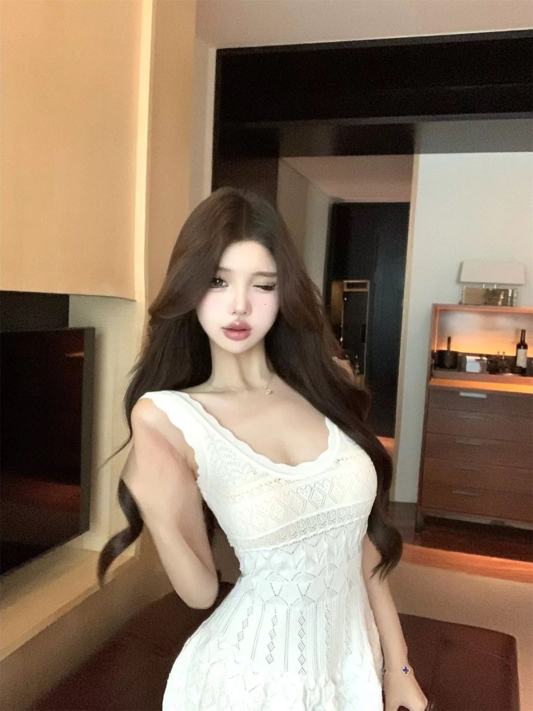 Making an entrance dress KD259 image