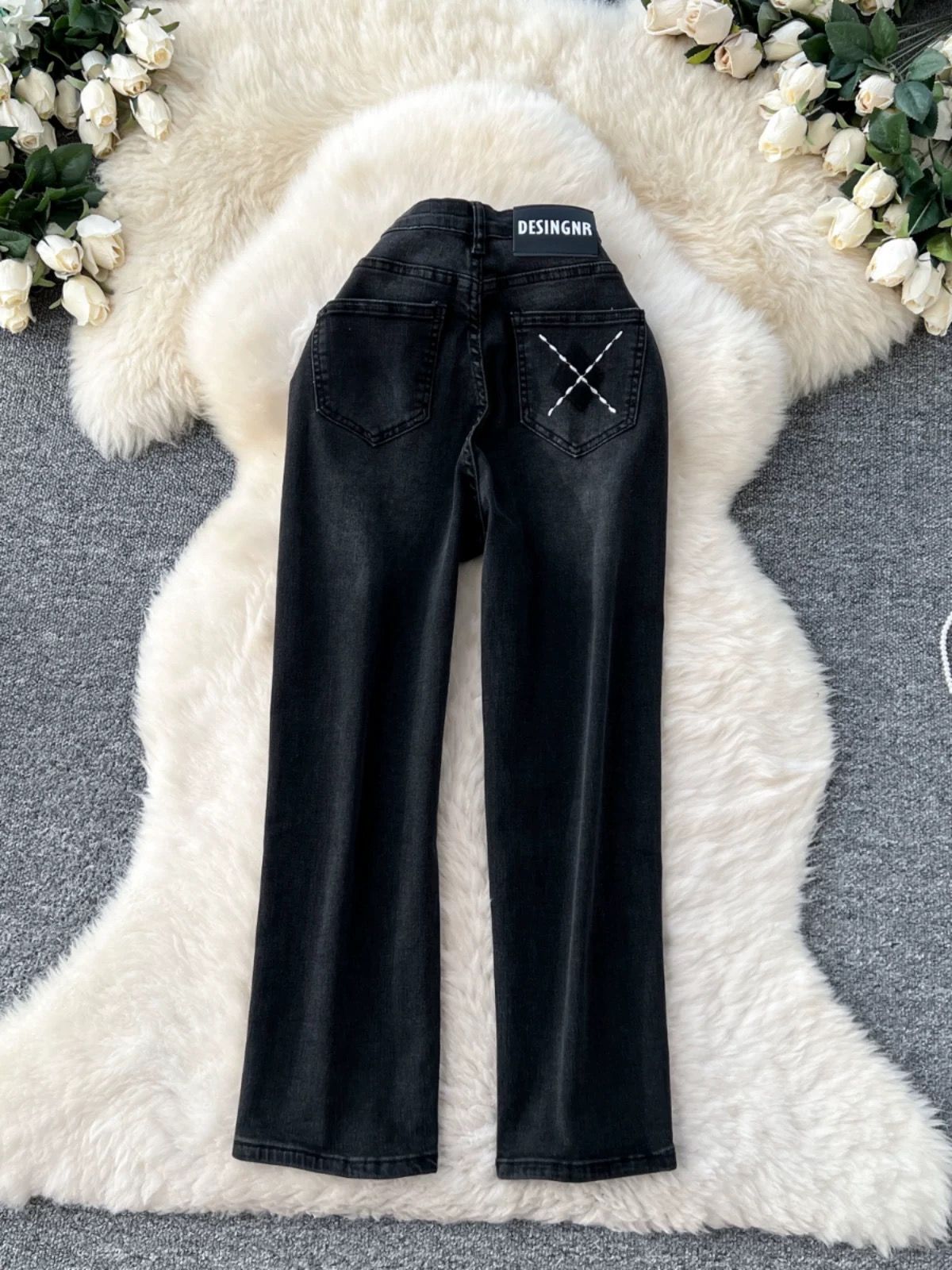 Always in a party mode Capri short jeans JN117 image