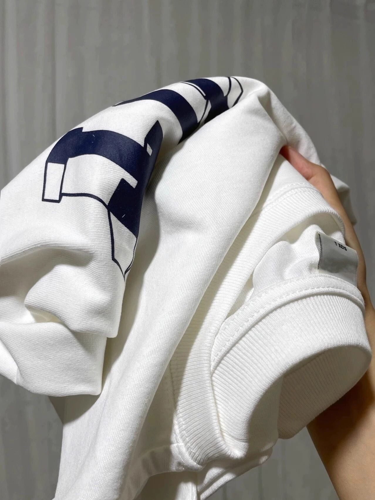 Amut popular girl tee image