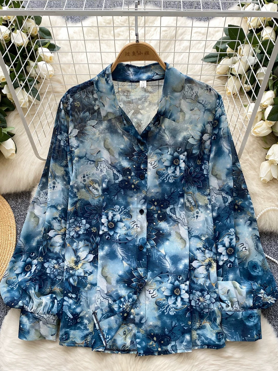 Heart holder shirt SH177 image