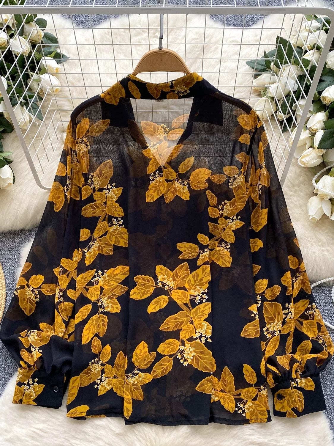 Heart holder shirt SH177 image