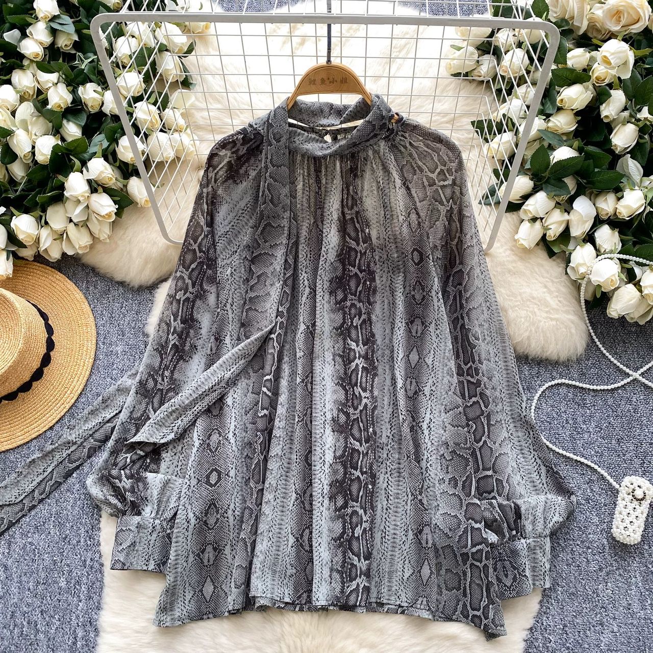 A new life blouse BE340 image