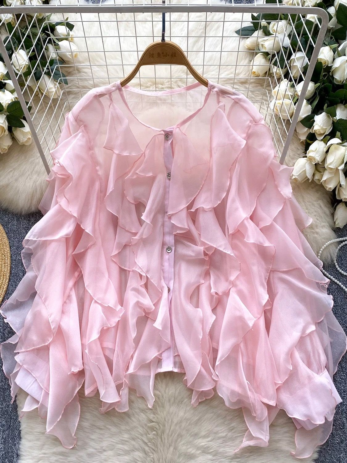 A hot babe blouse BE370 image