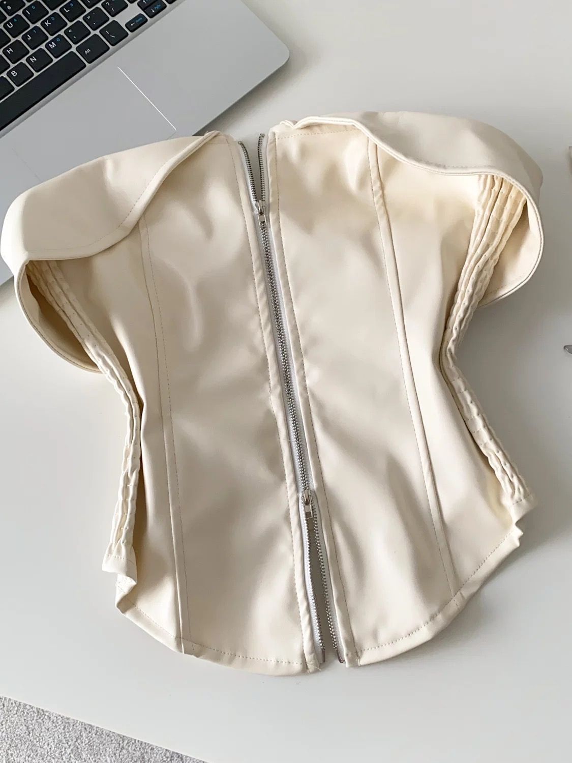 Hourglass dreams leather corset CS202 image