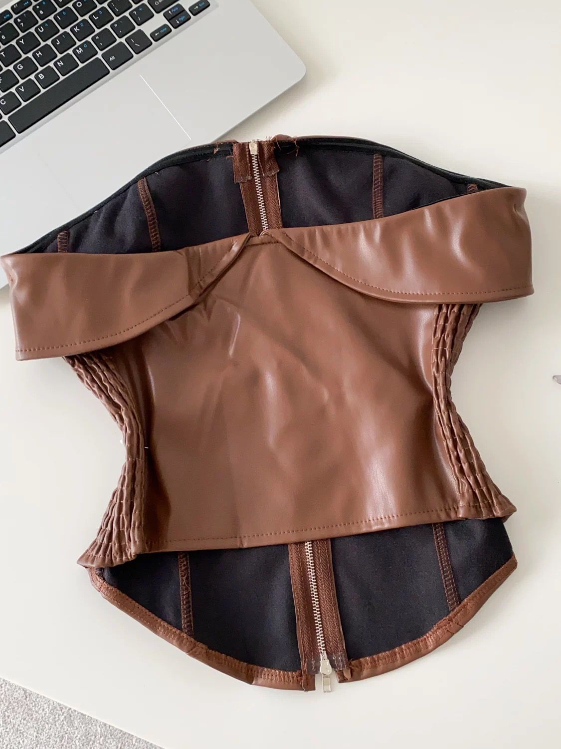 Hourglass dreams leather corset CS202 image