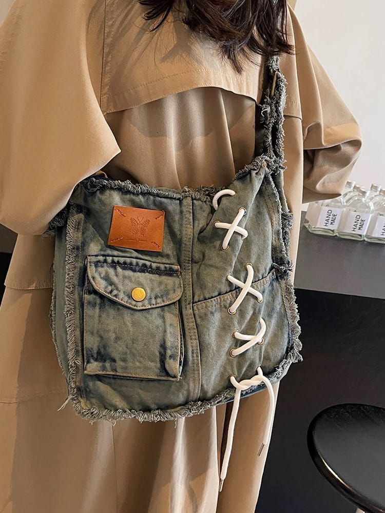 Caught my attention denim bag BG219 image