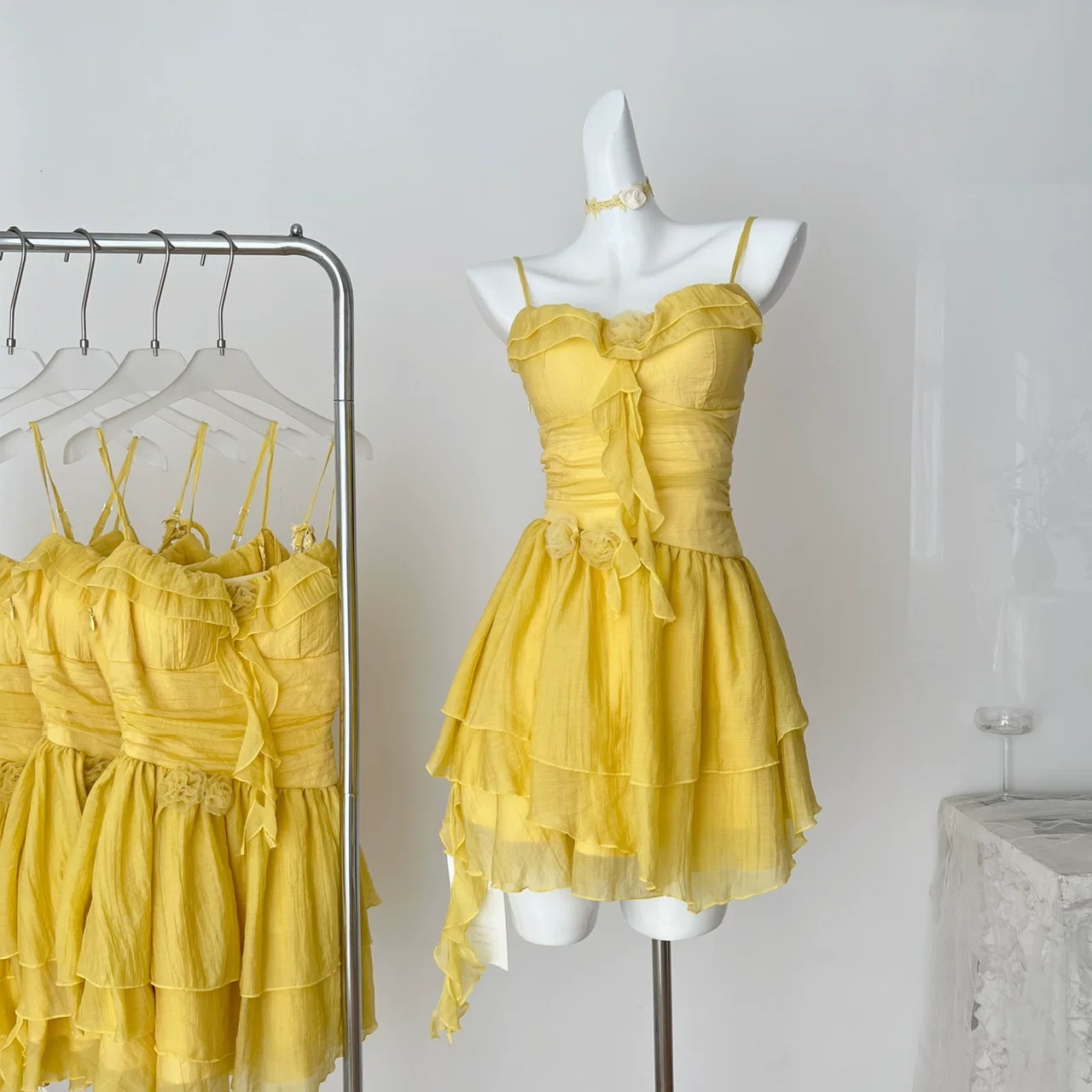 Want her dress CD647