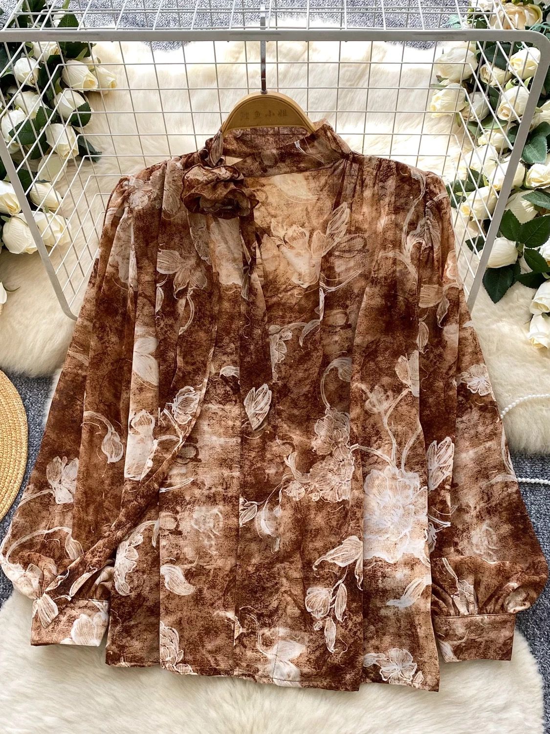 Weekend trip blouse BE427 image