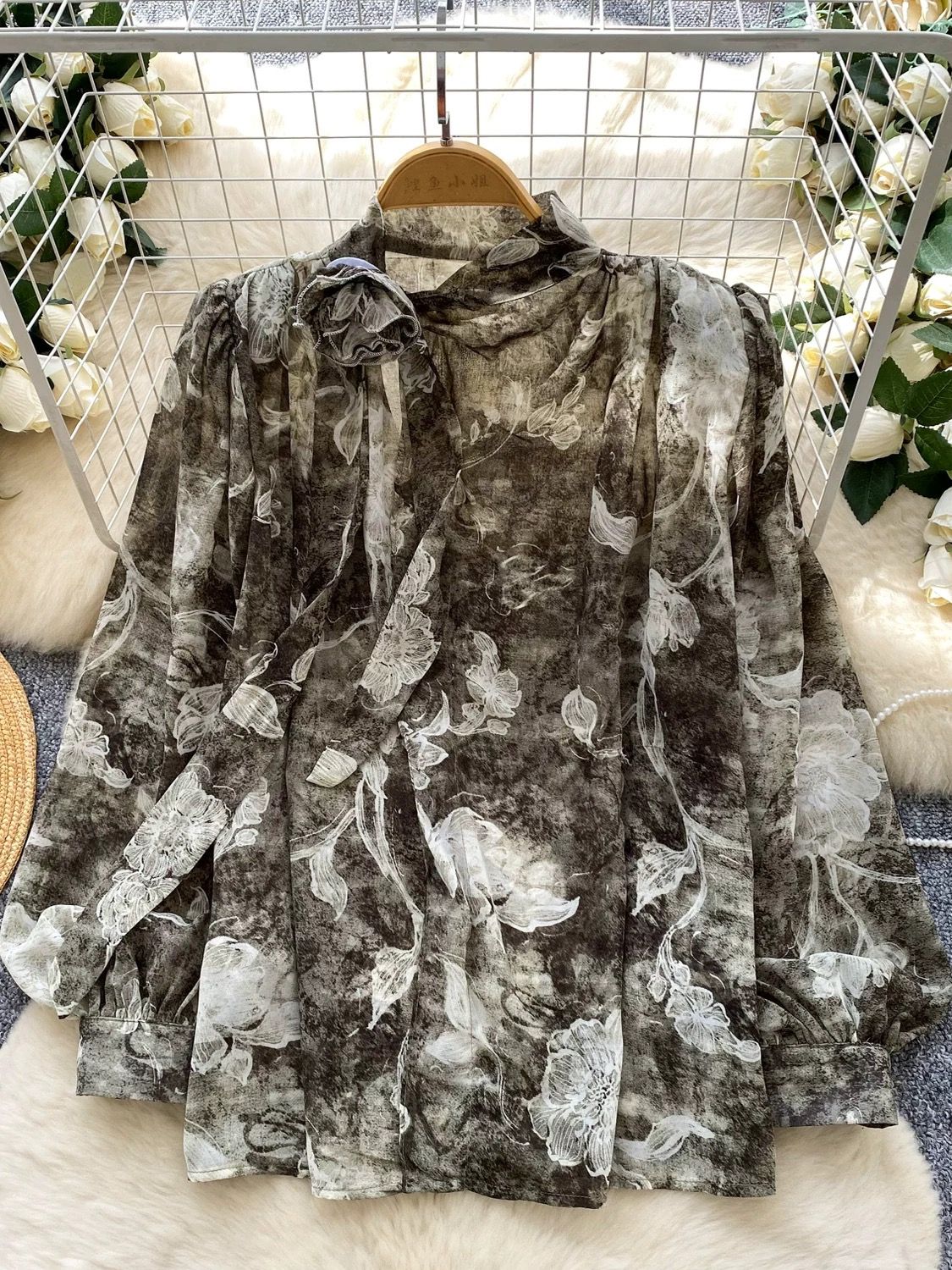 Weekend trip blouse BE427 image