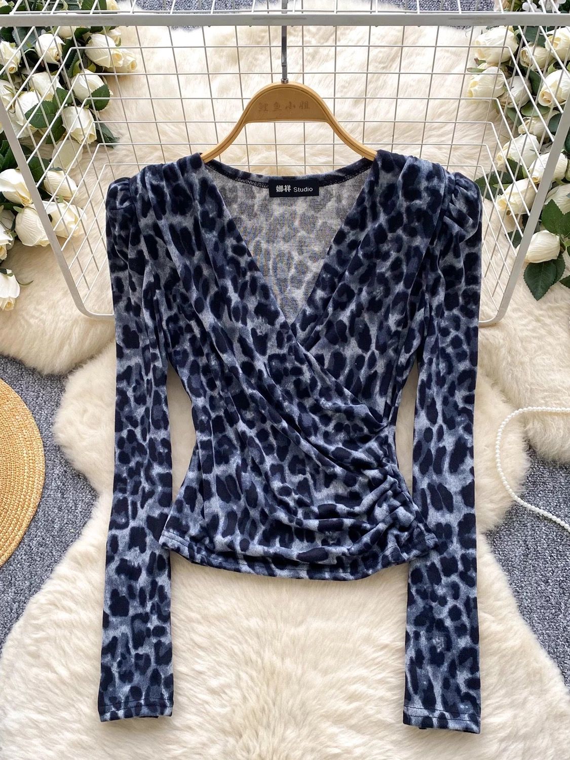 Meet me somewhere top CTO776 image