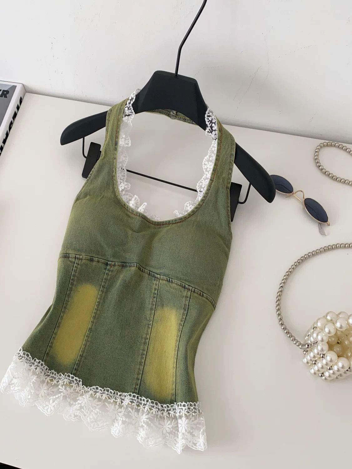 Dangerous emotions top DTO135 image