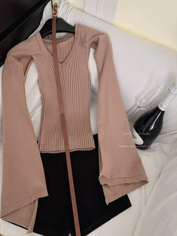 Love in the dark top KTO270 image