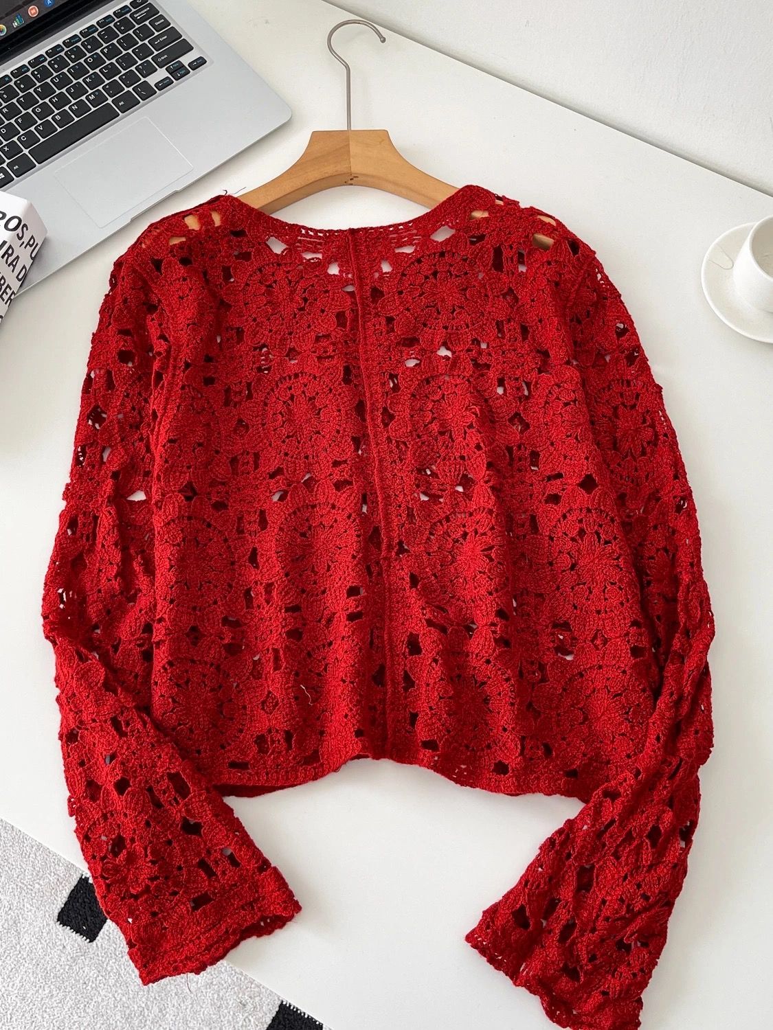 A renaissance story crotchet top KTO276 image