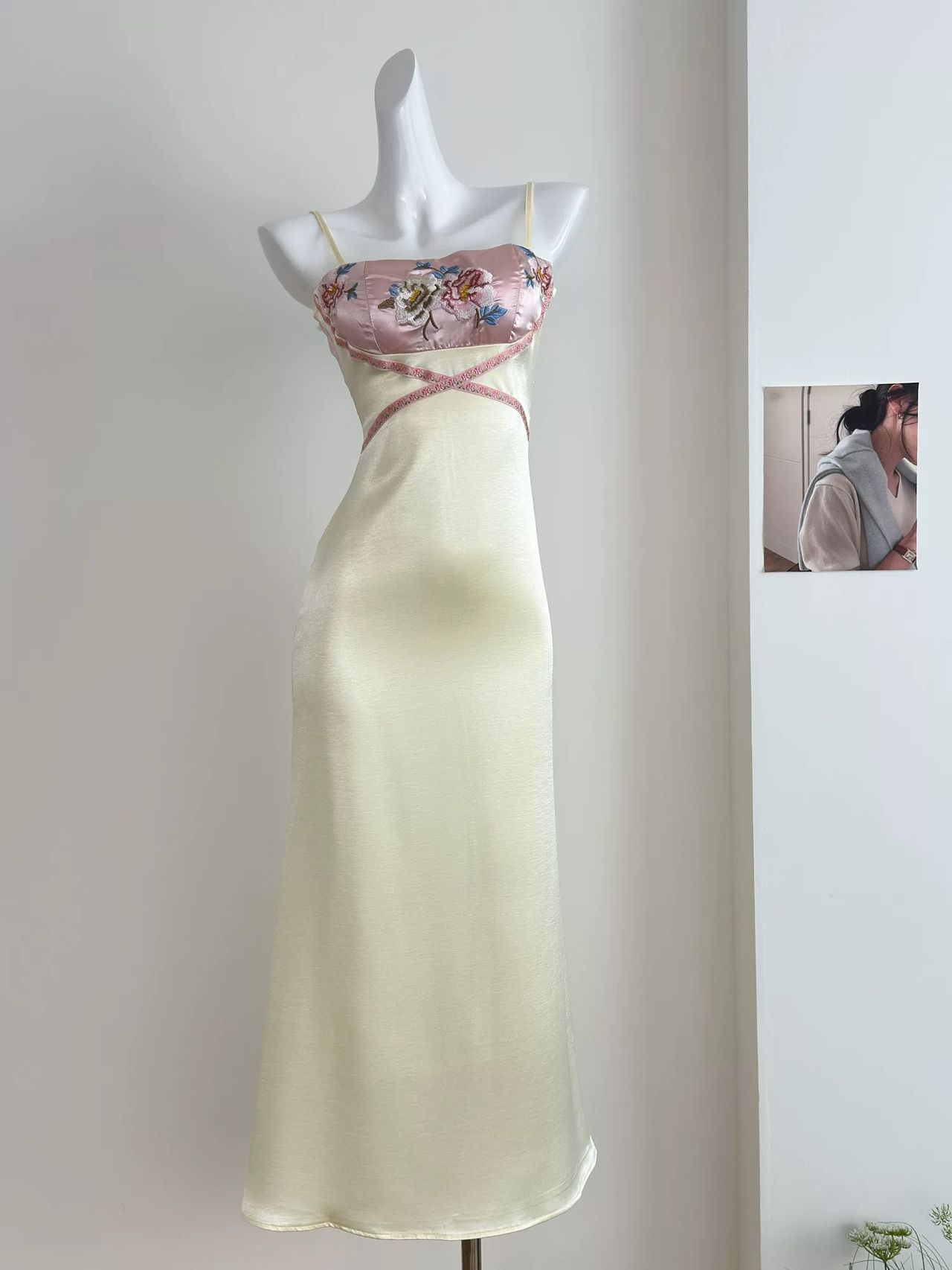 Day dream embroidery dress CD1330 image