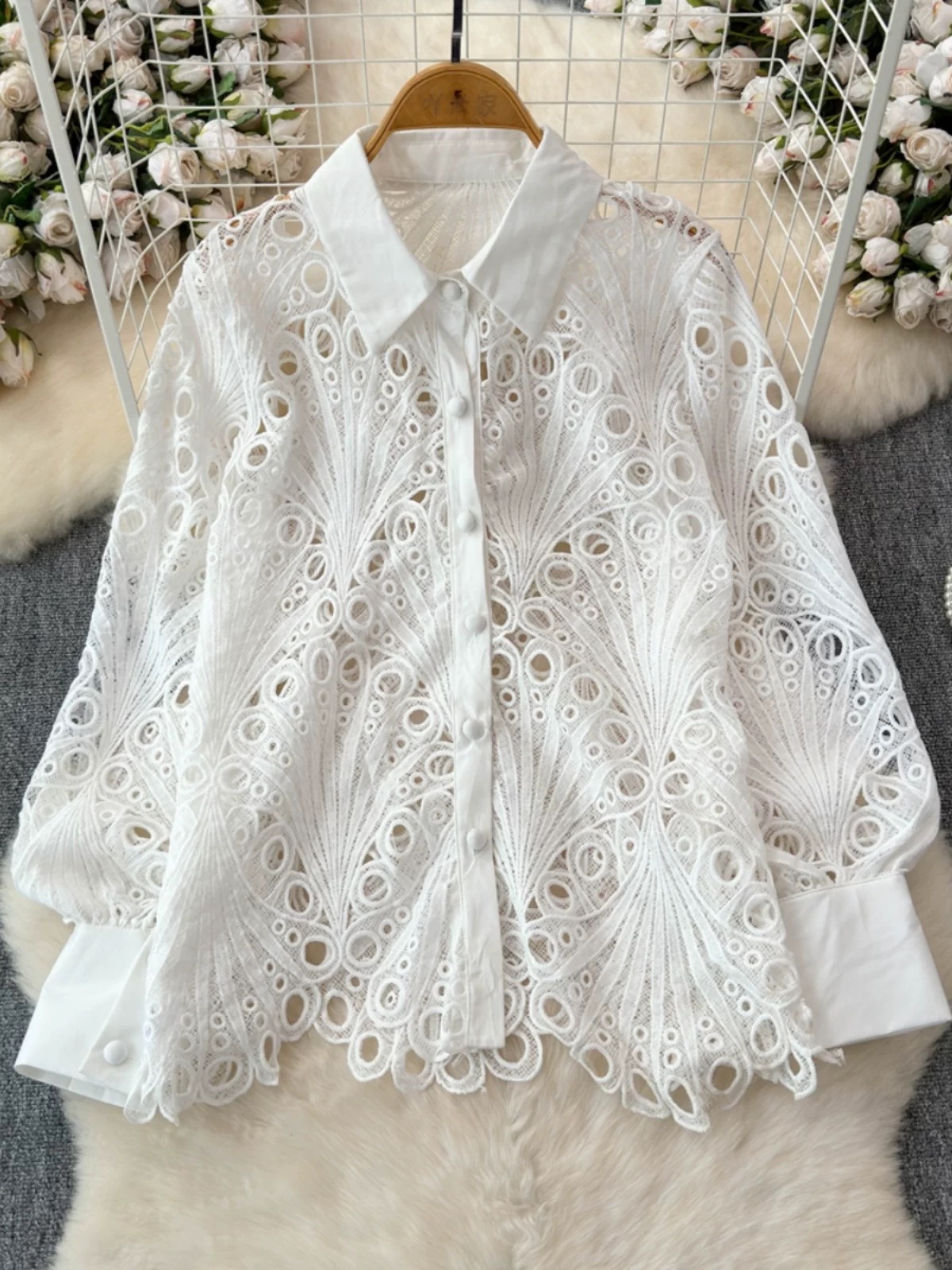 Covert operation lace blouse BE442