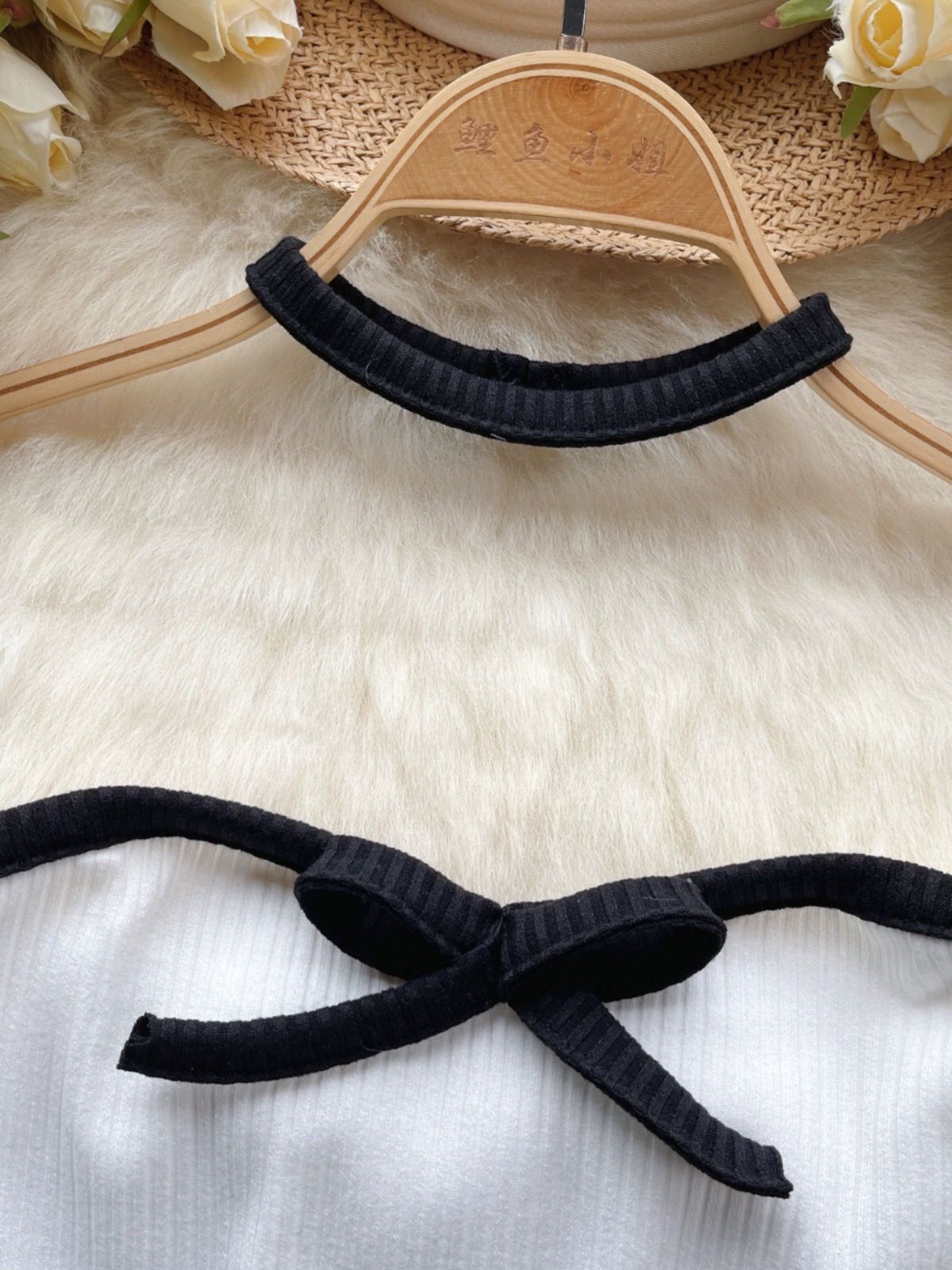 Embrace the day top KTO183 image