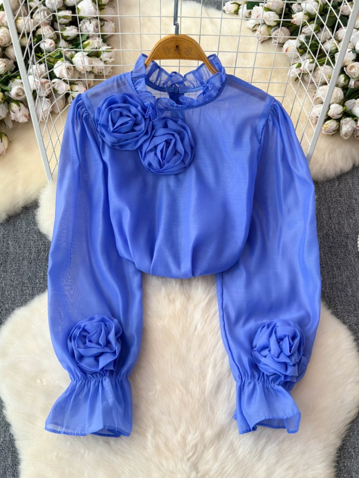 On command blouse BE443