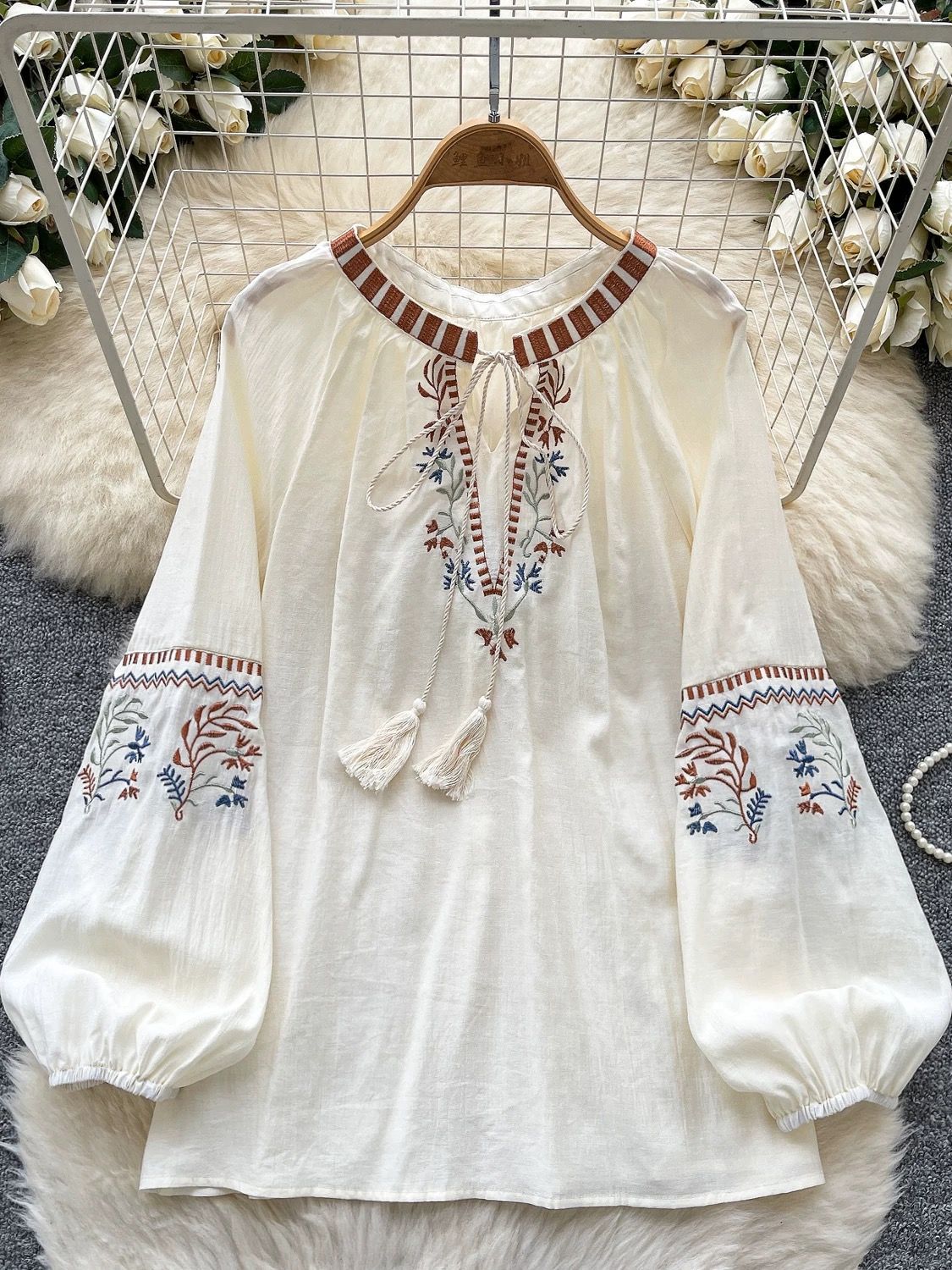 Sabrina embroidery top CTO619 image