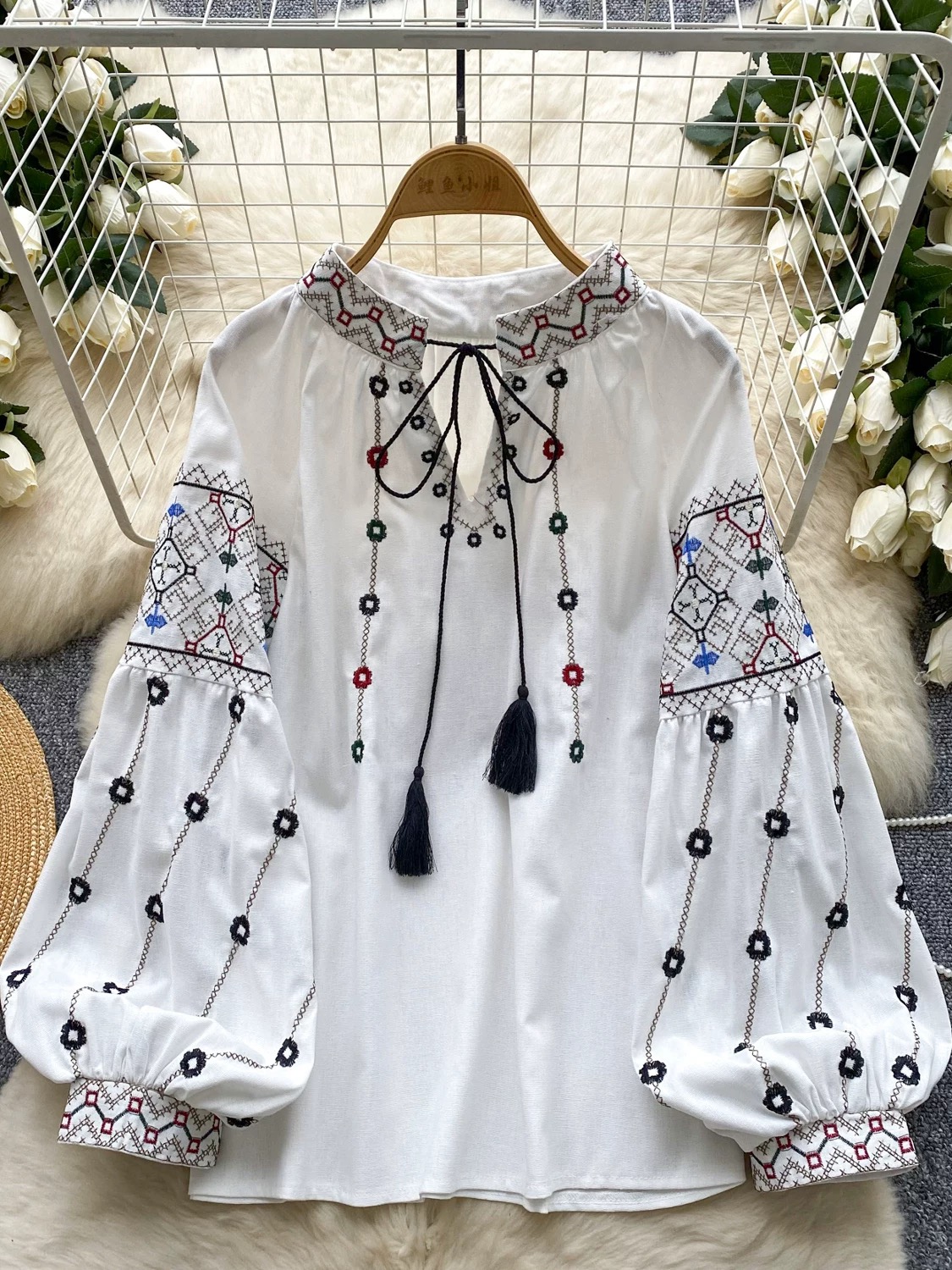 Hawaii embroidery top  CTO629
