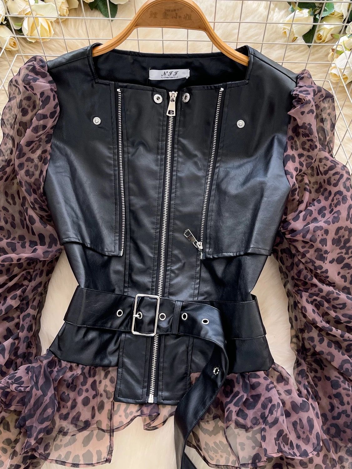 Shelly leather top CTO748 image