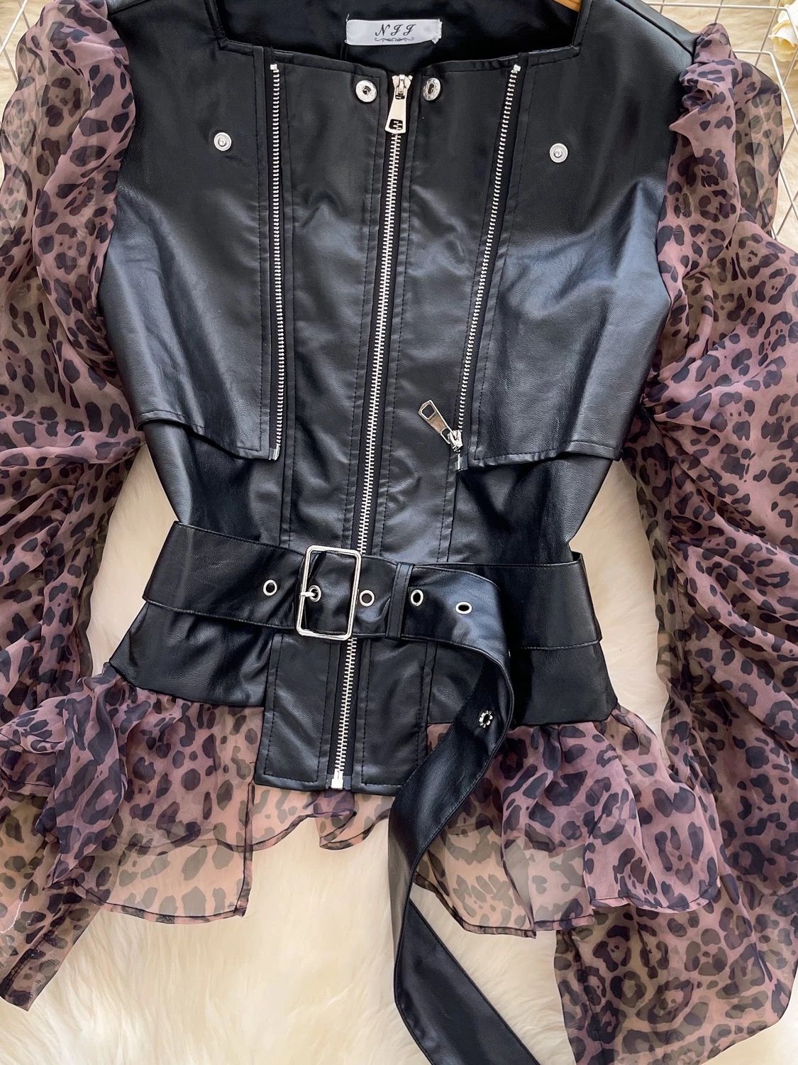 Shelly leather top CTO748 image