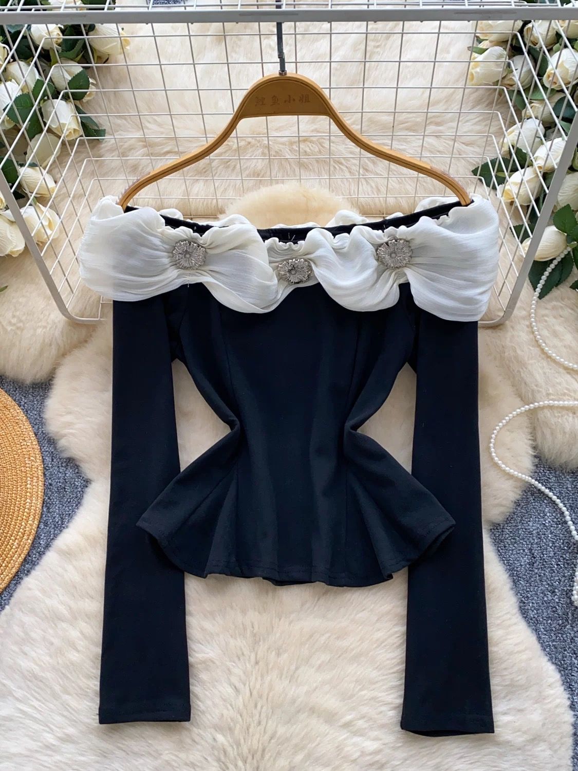 Everybody’s watching me top CTO747 image