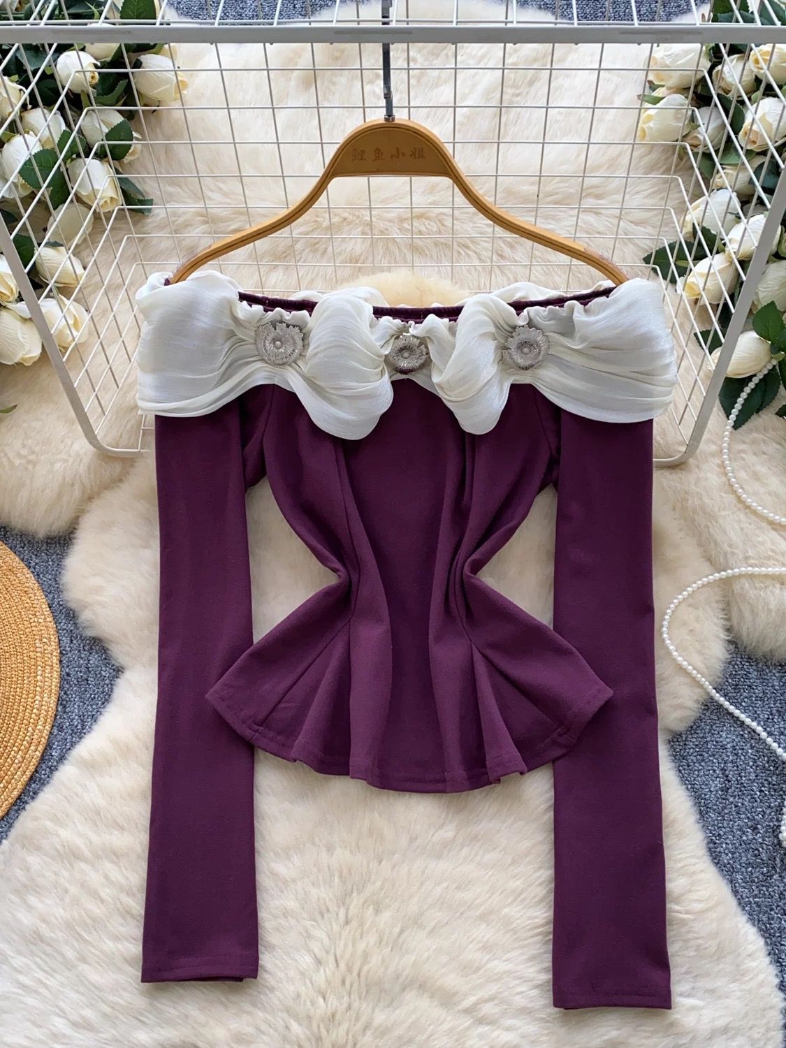 Everybody’s watching me top CTO747 image