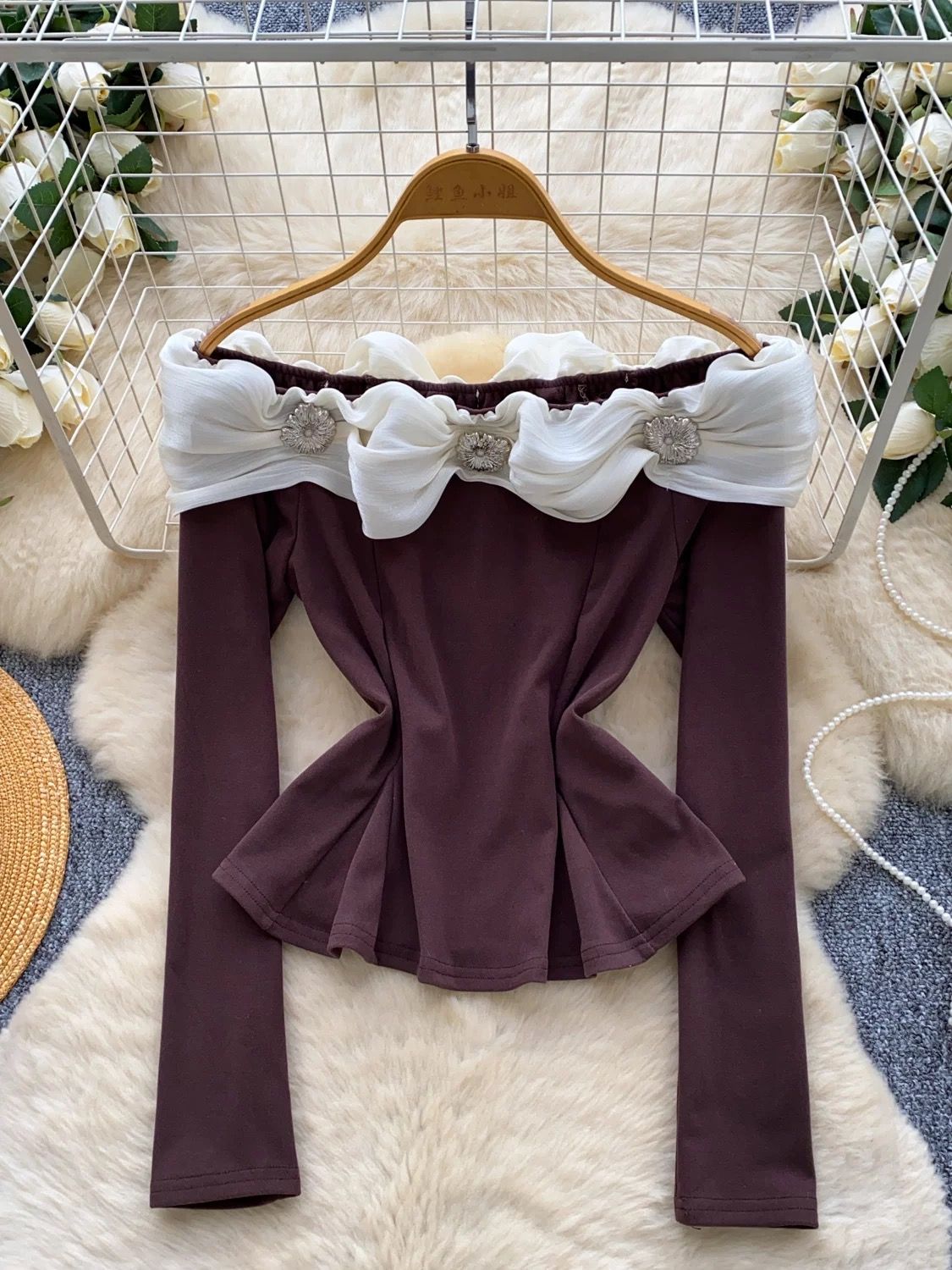 Everybody’s watching me top CTO747 image