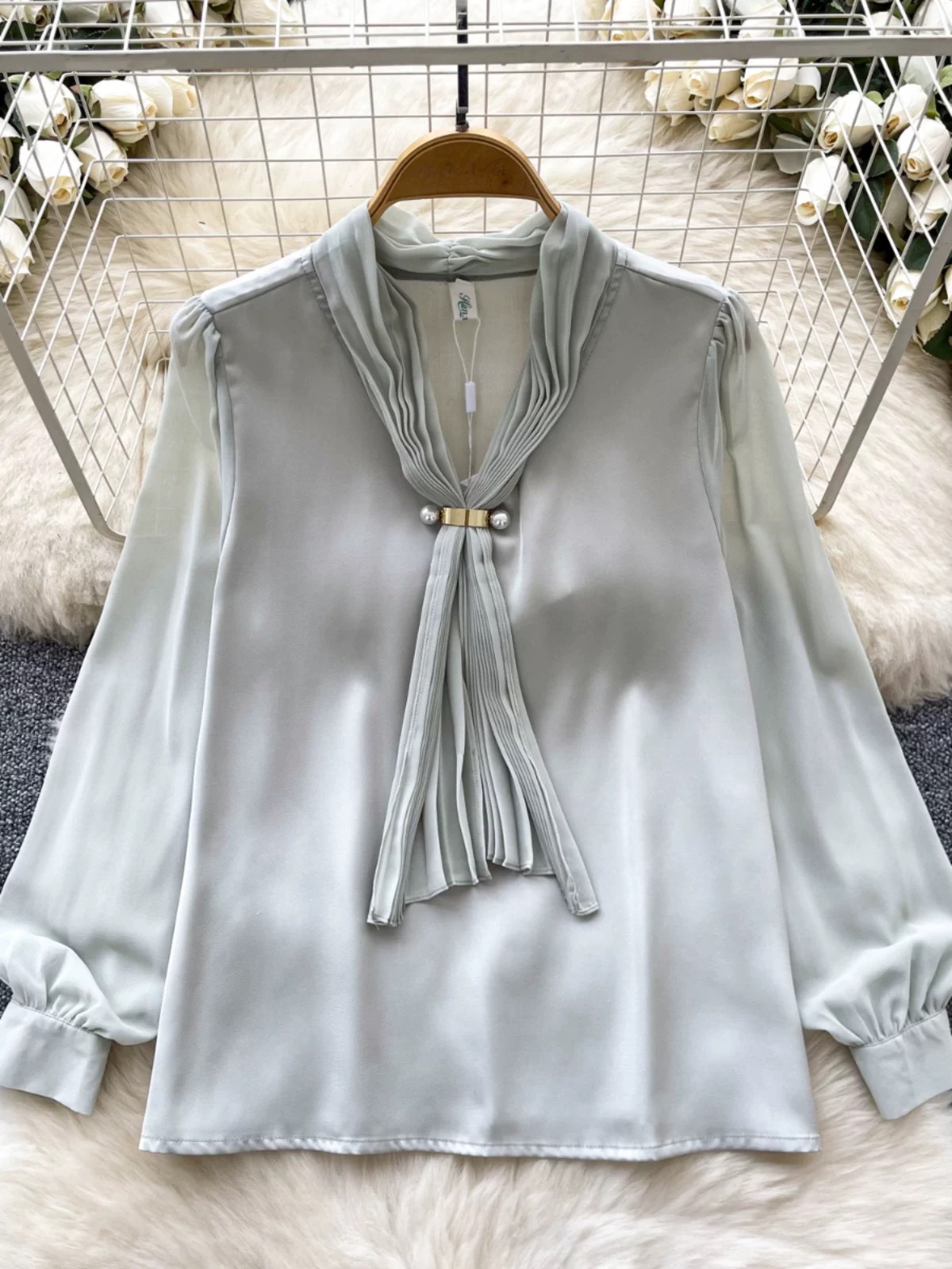 Your must have blouse BE424