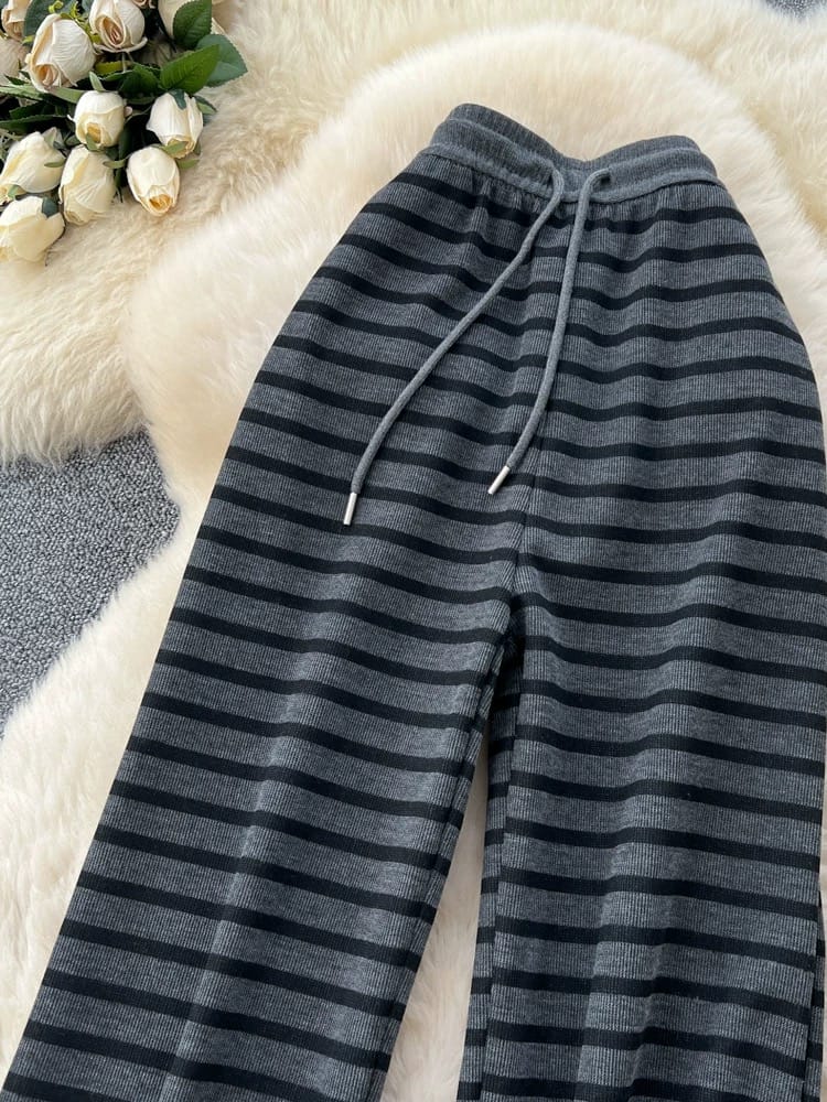Paislee lounge pants  CP67 image