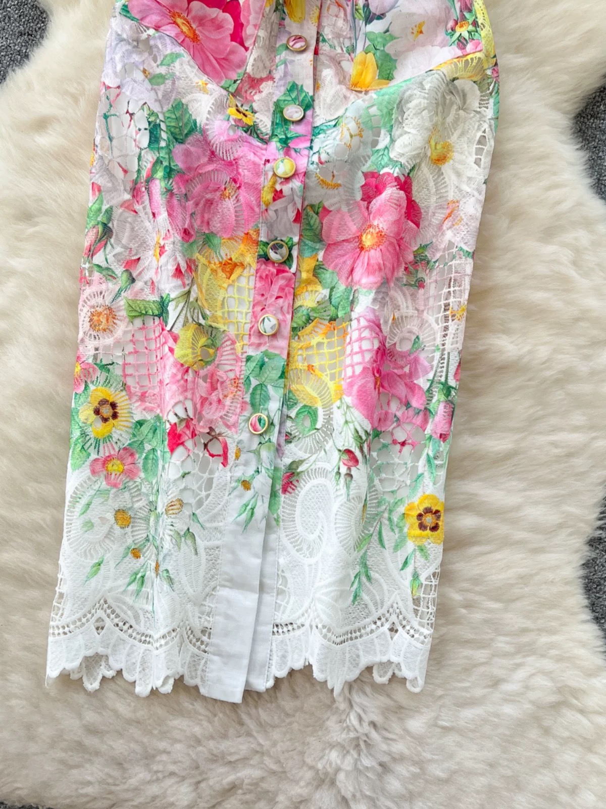 Walk and talk lace dress FBC448 image