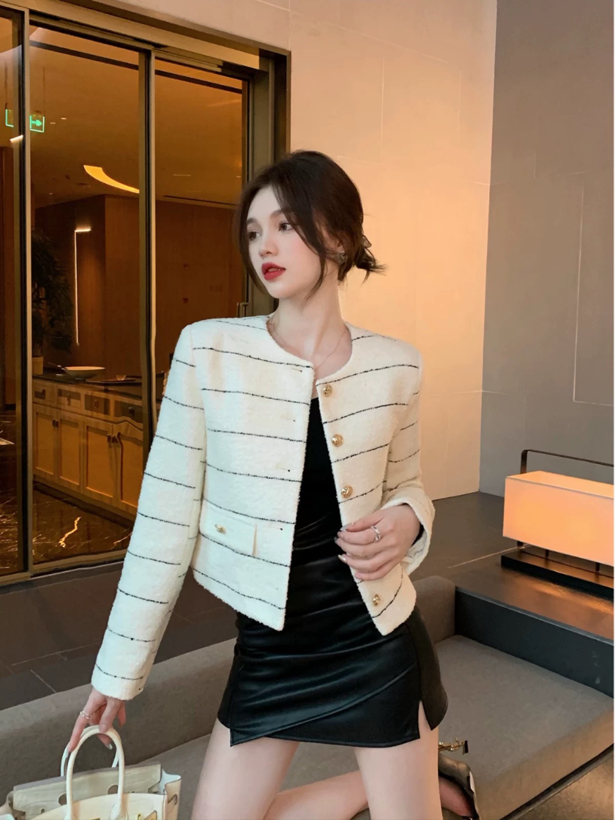 Radiant babe royal coat COA160 image
