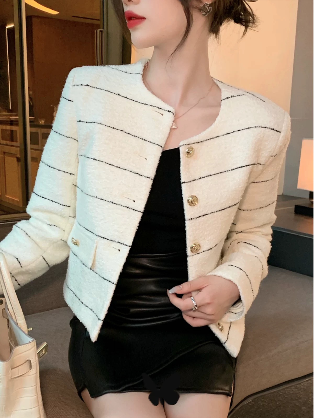 Radiant babe royal coat COA160 image