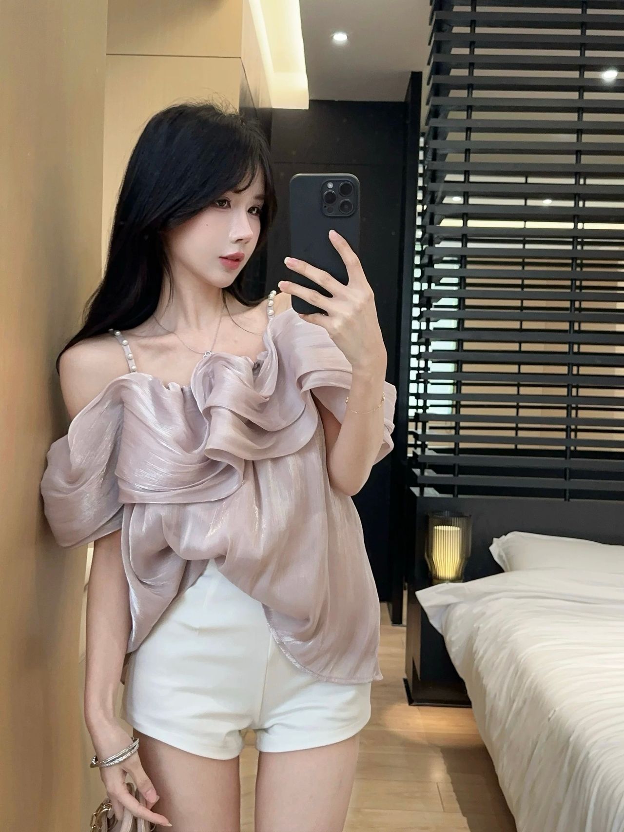 Queen behaviour top CTO977 image