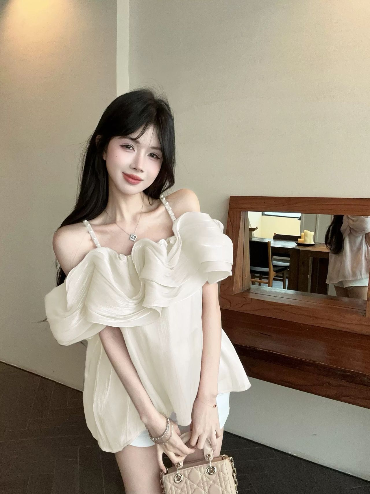 Queen behaviour top CTO977 image