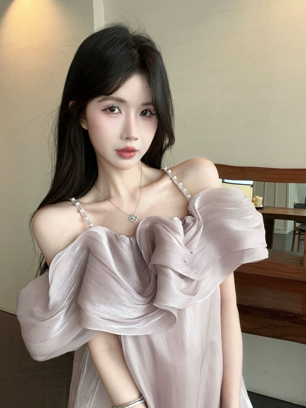 Queen behaviour top CTO977 image