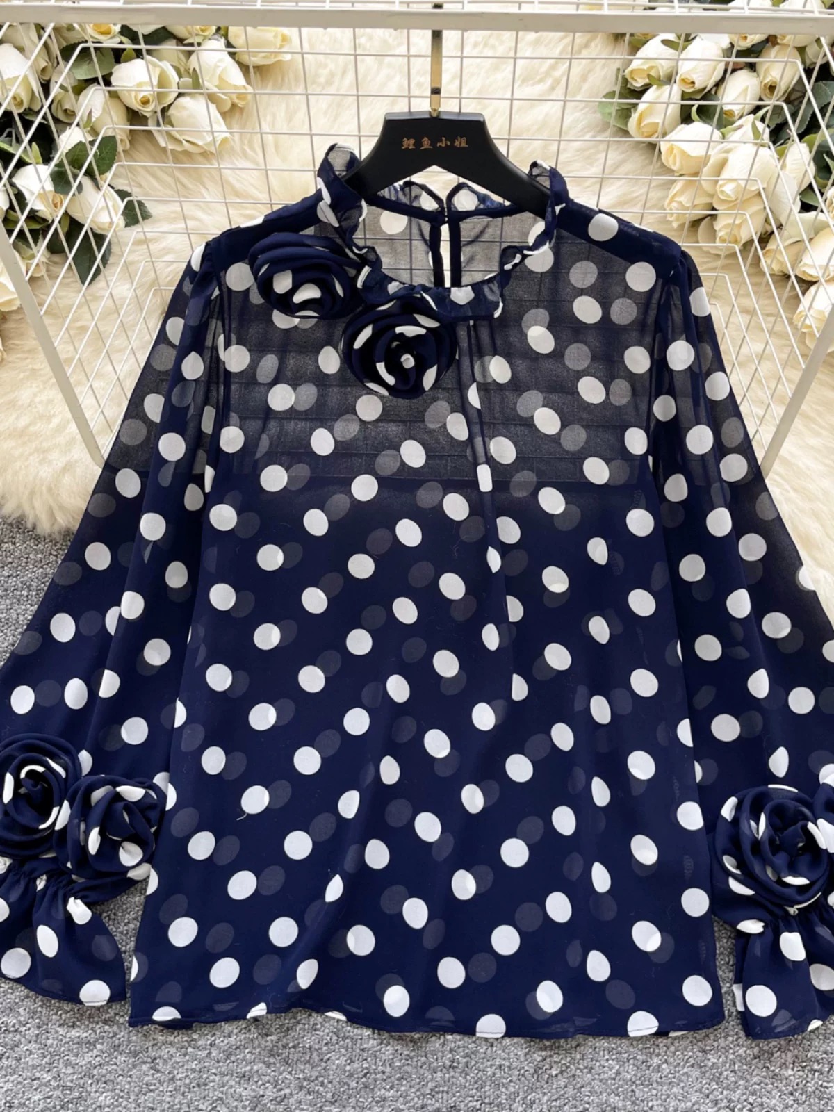 I am a lady polka blouse BE454