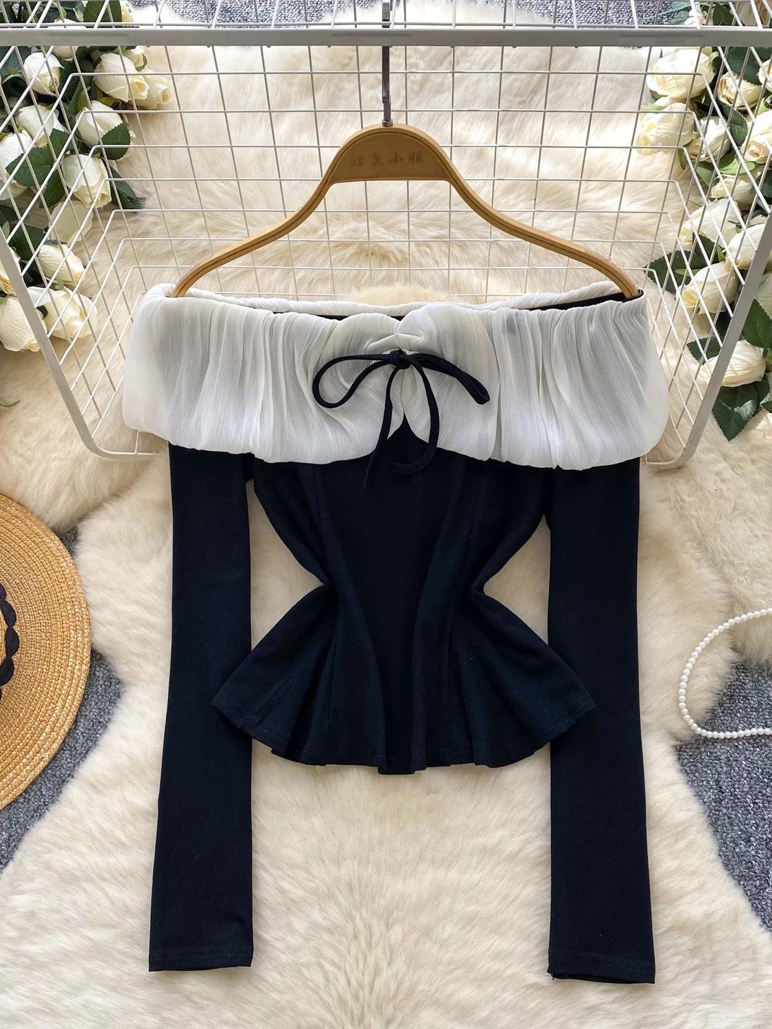 Waking up in paradise top CTO592 image