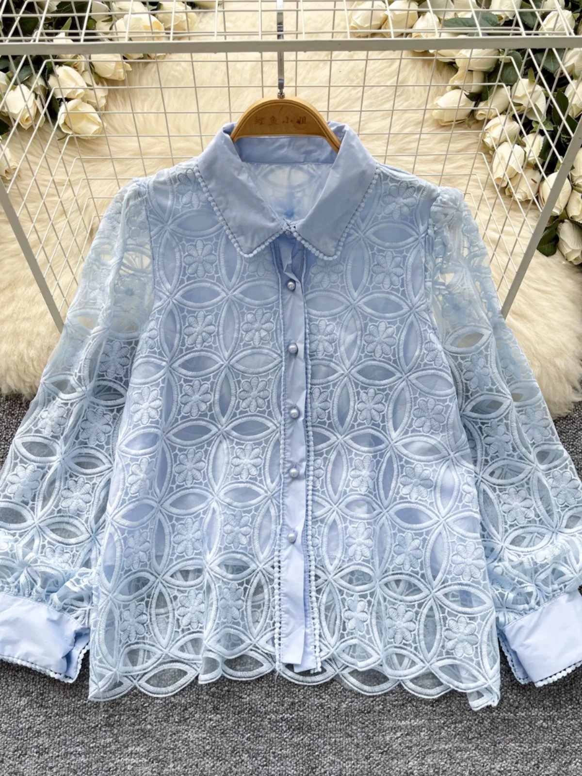 Body right lace blouse BE422 image
