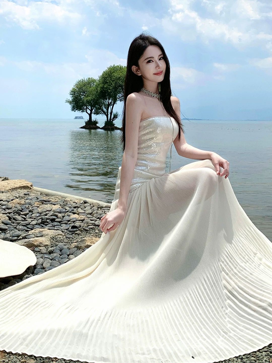 Nothing on me dinner dress  EVD188 image