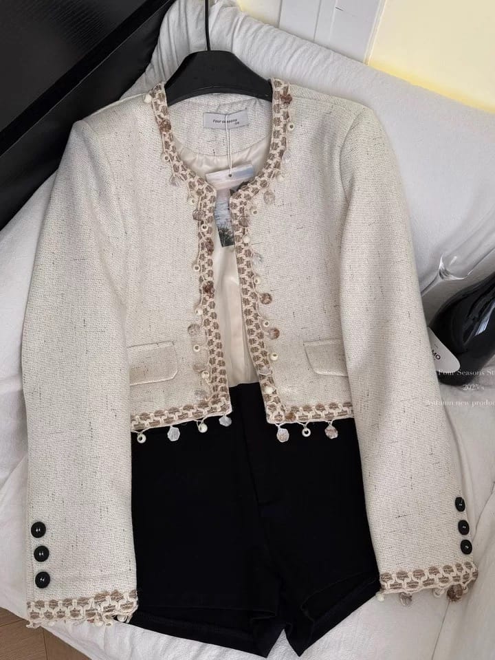 Simplistically perfect blazer BL156 image