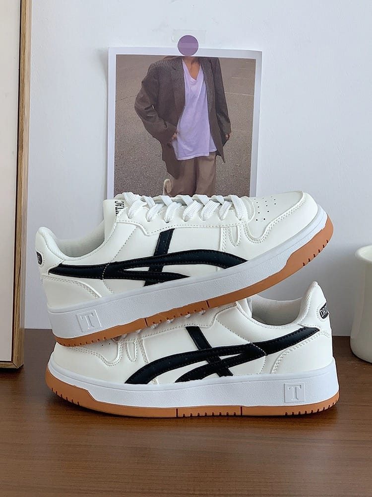 The in vogue sneakers SN102 image