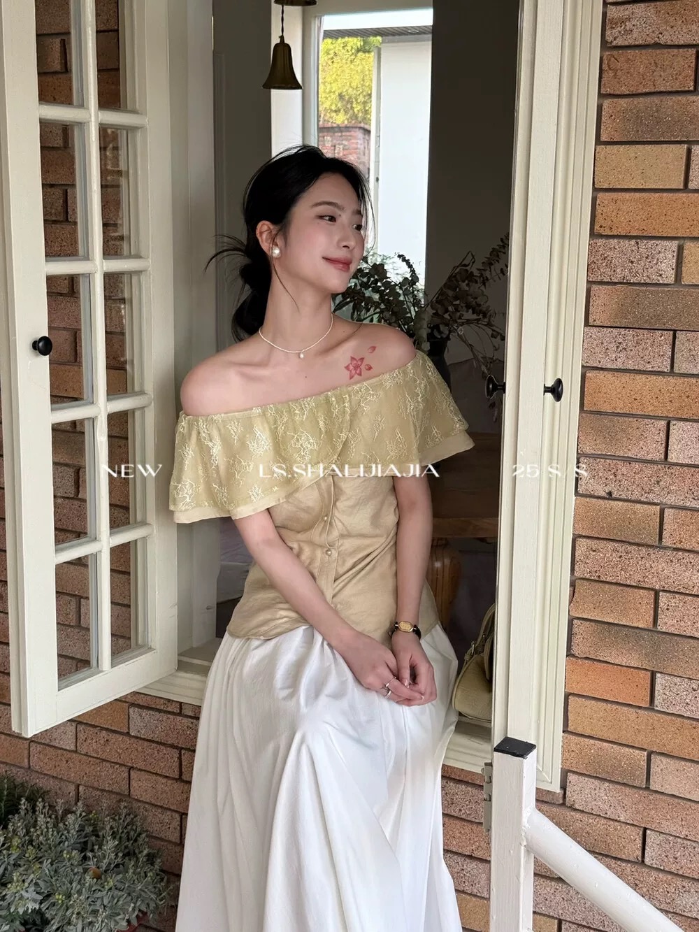 Somebody to love floral top CTO356 image
