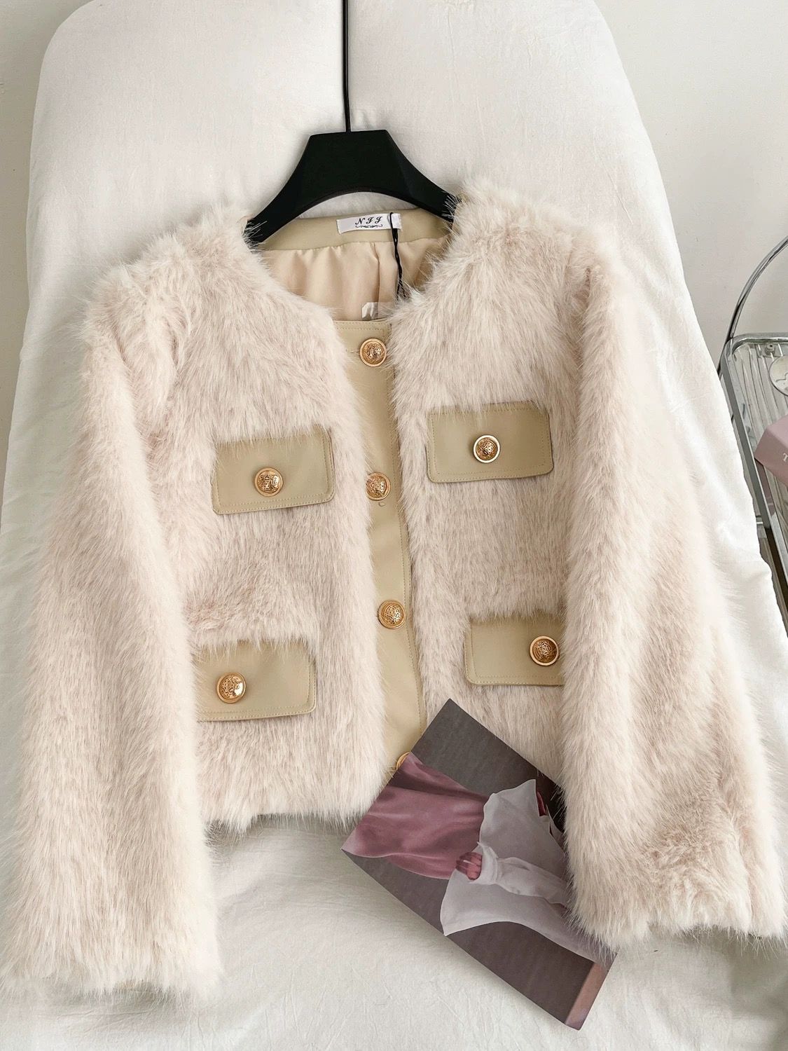 Millionaire heiress coat WJ112 image