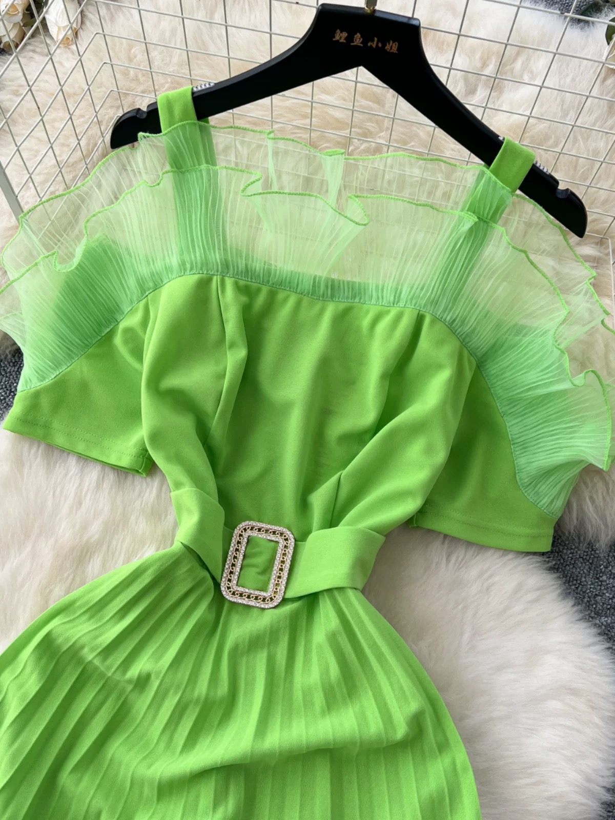 Formal but never basic dress FD1385 image