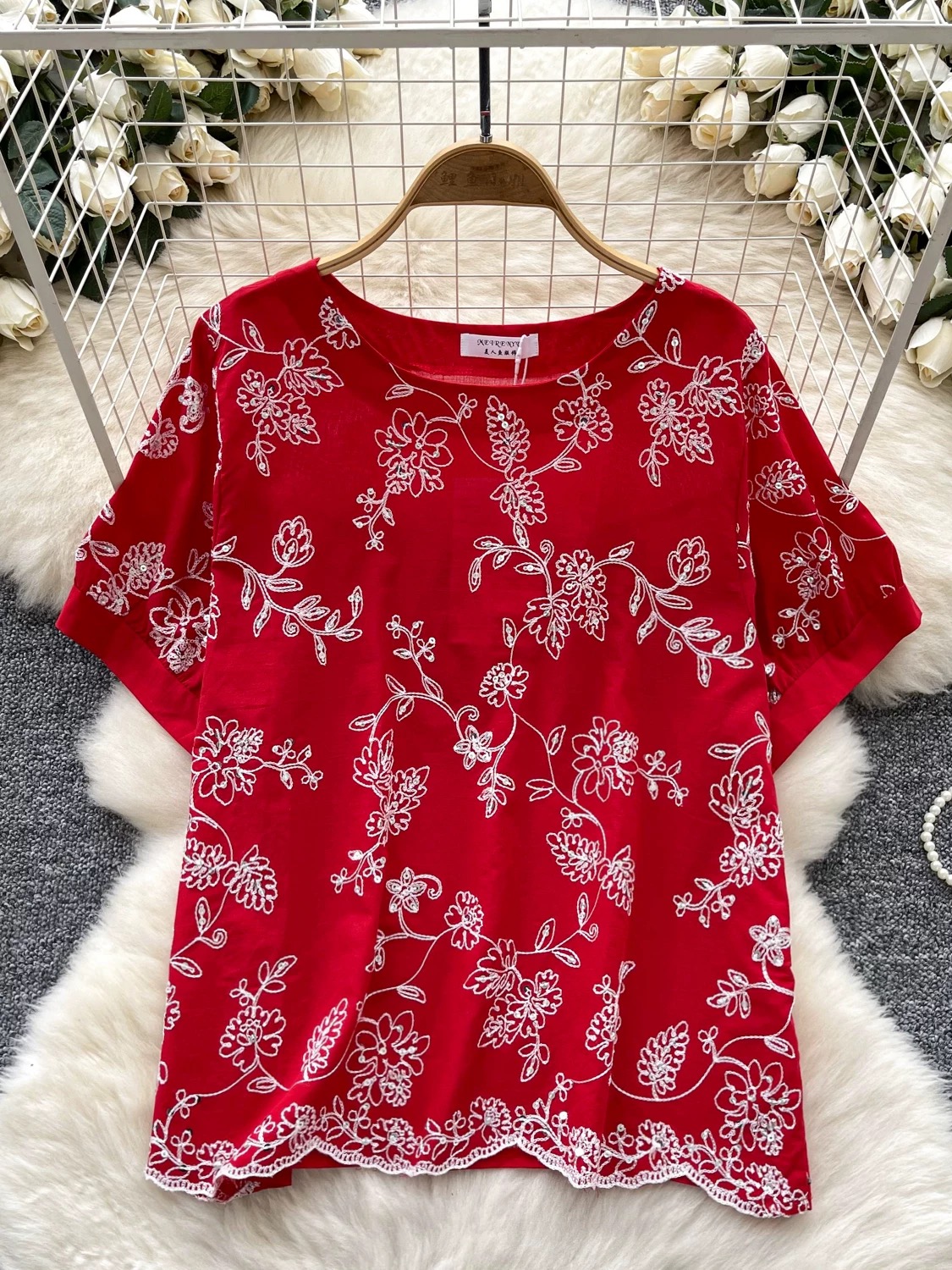 Give you a peek embroidery top CTO225