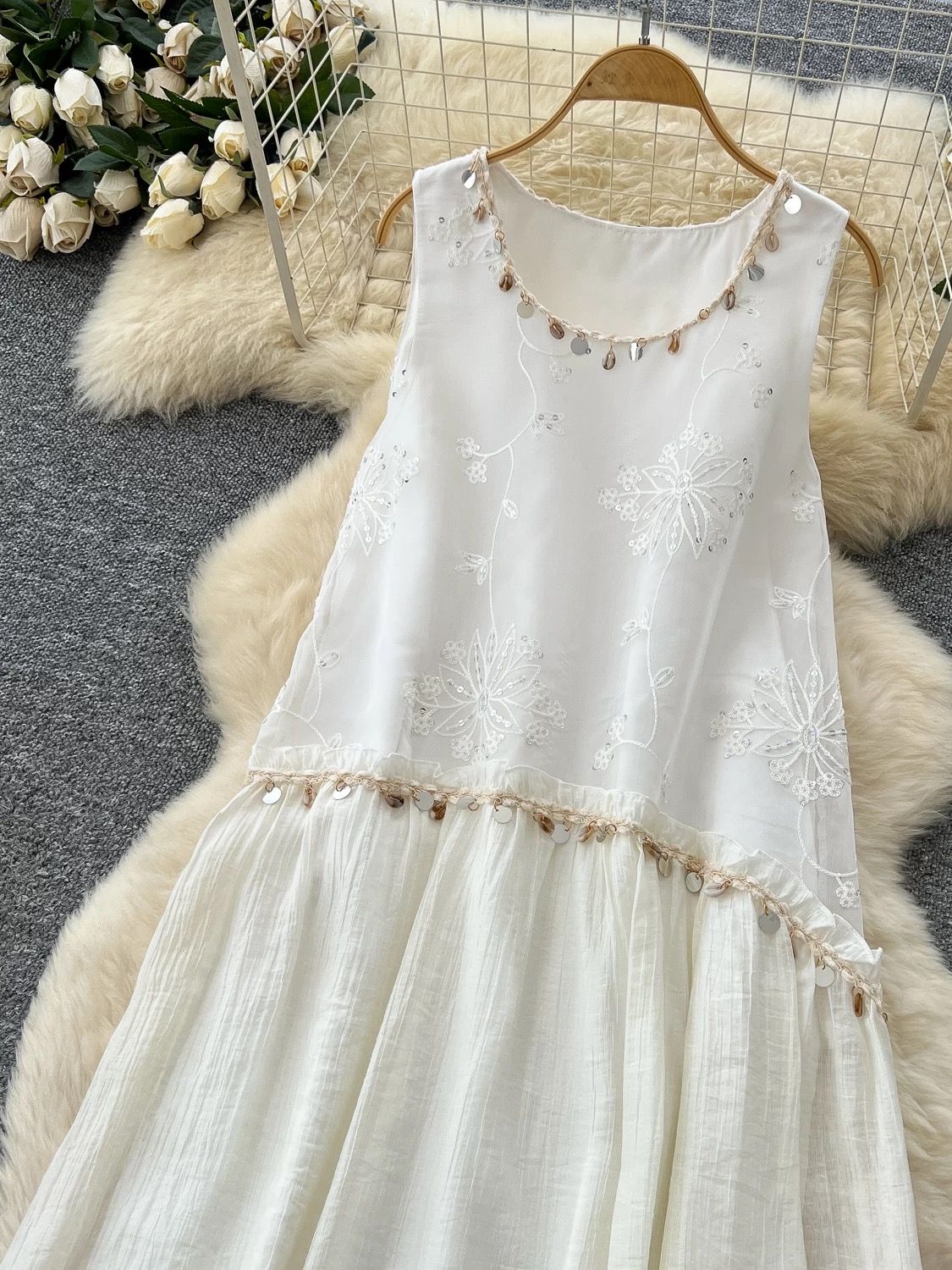 Model attitude dress CD717 image