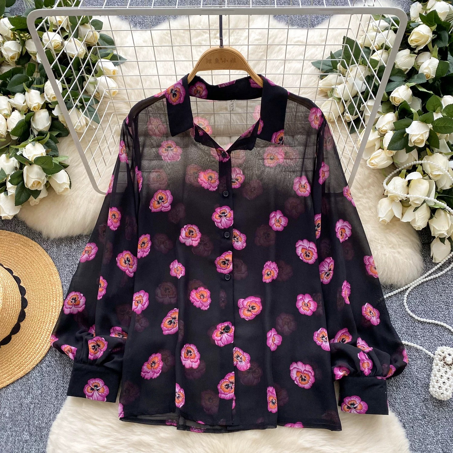 Heart holder shirt SH177 image